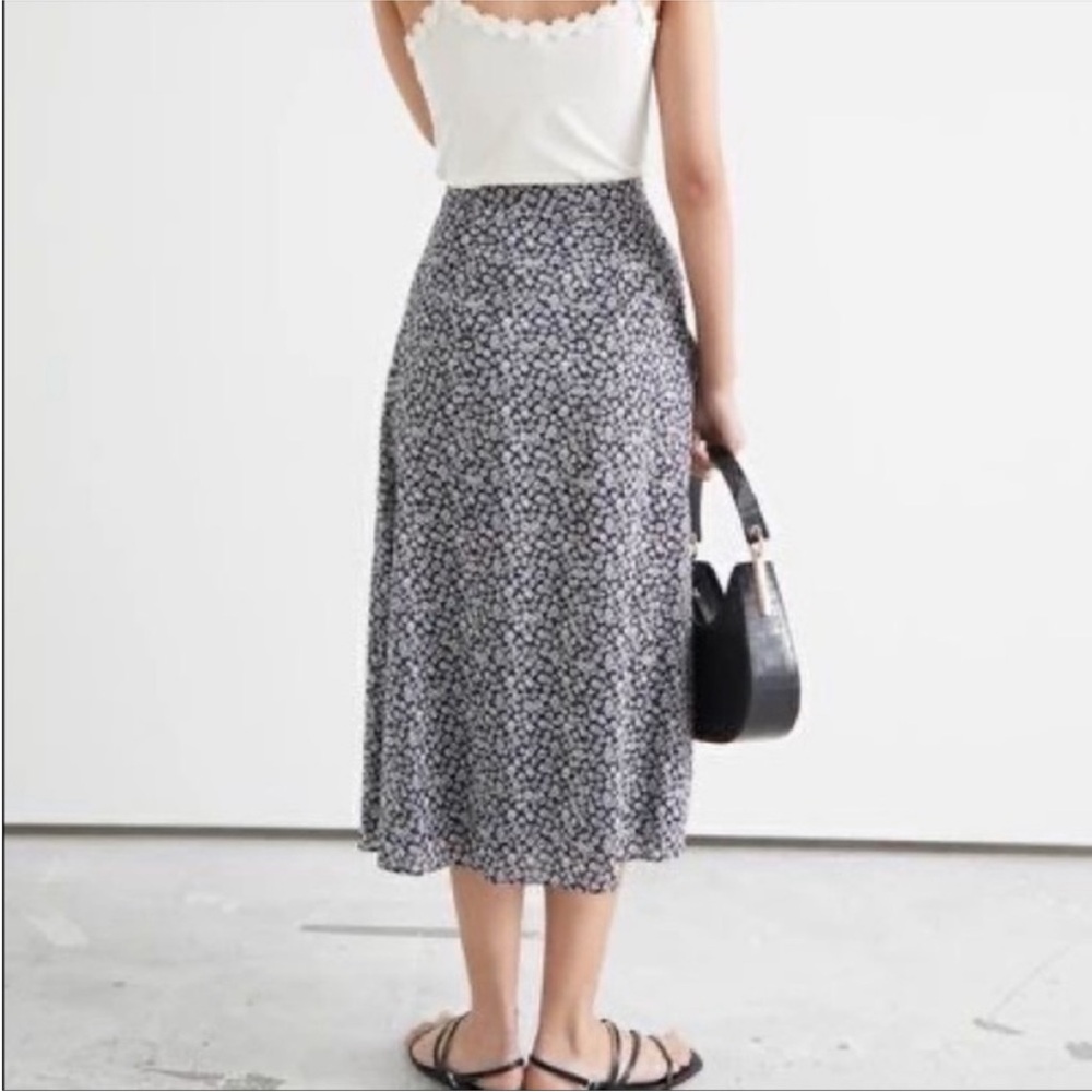 & Other Stories Cotton Navy Floral Midi Skirt 34/US2 - Picture 3 of 10